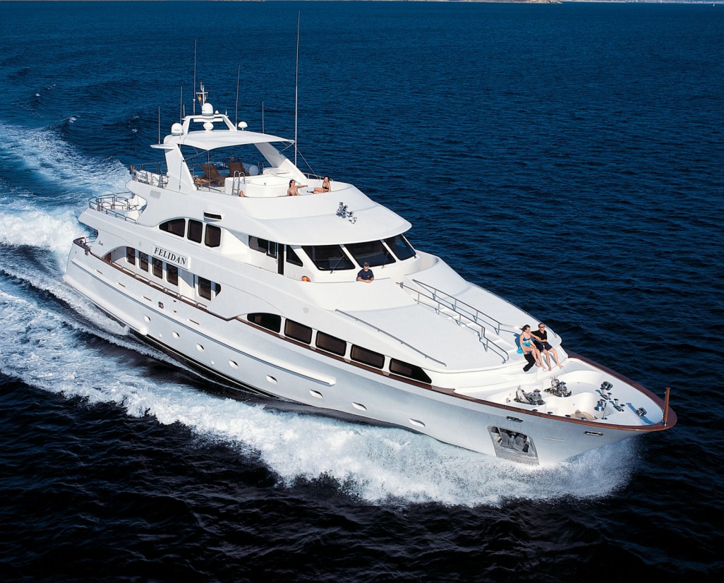 yacht charter and boat rental